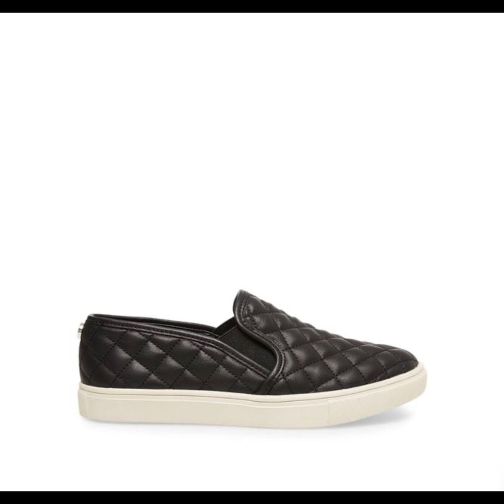 Steve Madden Ecentrcq Black Quilted Slip On Shoes - Picture 1 of 5